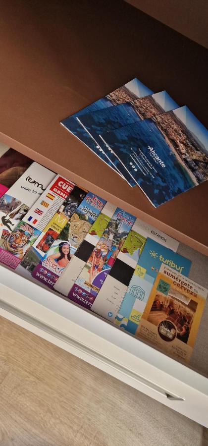 Estudio En Centro De Alicante Apartman Kültér fotó