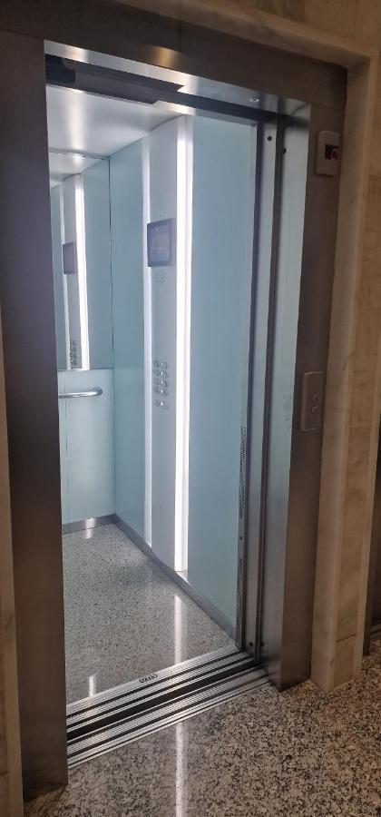 Estudio En Centro De Alicante Apartman Kültér fotó